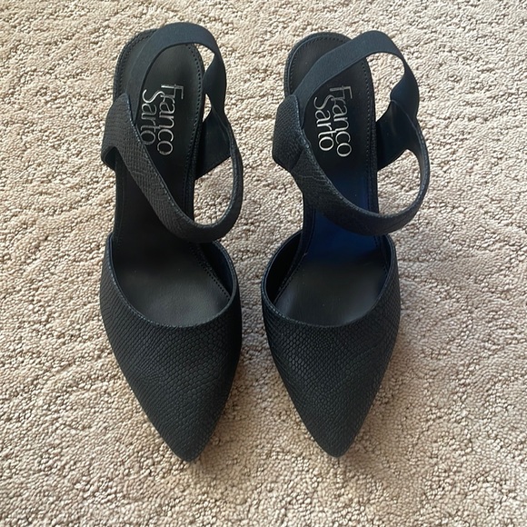 Black snakeskin-like heels - Picture 1 of 6